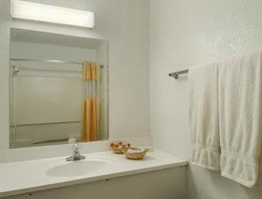 Travelodge By Wyndham Gallup Εξωτερικό φωτογραφία